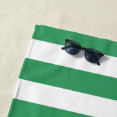 Serviette De Plage Rayure d'ancre nautique Monogramme vert (En situation)