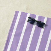 Serviette De Plage Rayures blanches violettes motif sans couture (En situation)