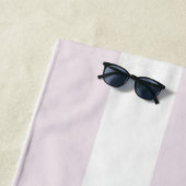 Serviette De Plage Rayures Dans Le Soleil Pastel Rose Blanc (En situation)