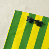 Serviette De Plage Rayures jaune et verte (En situation)