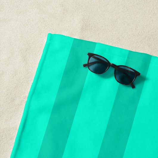 Serviette De Plage Rayures vert sauge (En situation)
