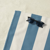 Serviette De Plage Rayures verticales bleues et crème (En situation)