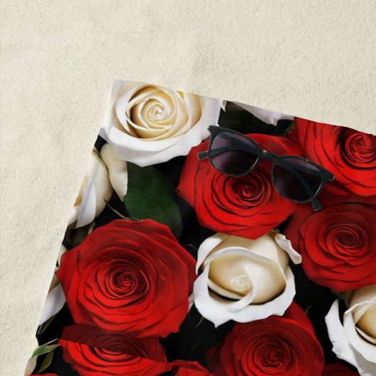Serviette De Plage RedandWhiteRoses (En situation)
