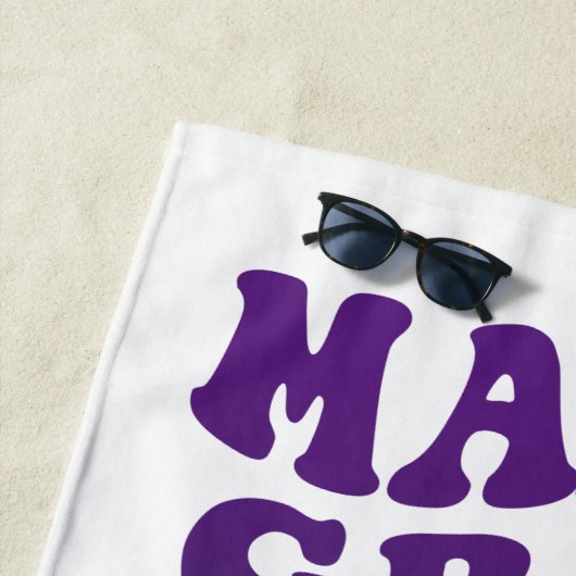 Serviette De Plage Retro Mardi Gras Ombre Text (En situation)