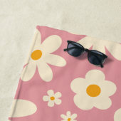 Serviette De Plage Retro super marguerite boho désert rose personnali (En situation)