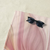 Serviette De Plage Rêve floral rose doux Fleur d'art fractal Abstrait (En situation)