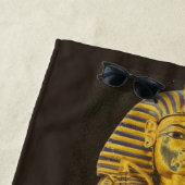 SERVIETTE DE PLAGE ROI TUT (En situation)