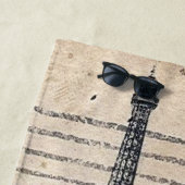 Serviette De Plage romantique papillon bleu français paris tour eiffe (En situation)