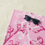 Serviette De Plage Rose botanique personnalisé (En situation)