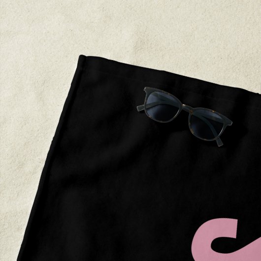 Serviette De Plage Rose et noir chic moderne (En situation)