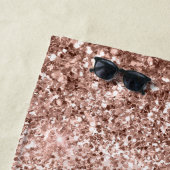 Serviette De Plage Rose Gold - Rose Pâle Pailleté Monogramme Nom (En situation)