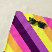 Serviette de plage rose violet rétro (En situation)