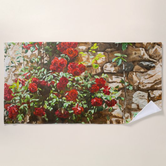 Serviette De Plage Roses rouges contre un mur de pierre (Devant)