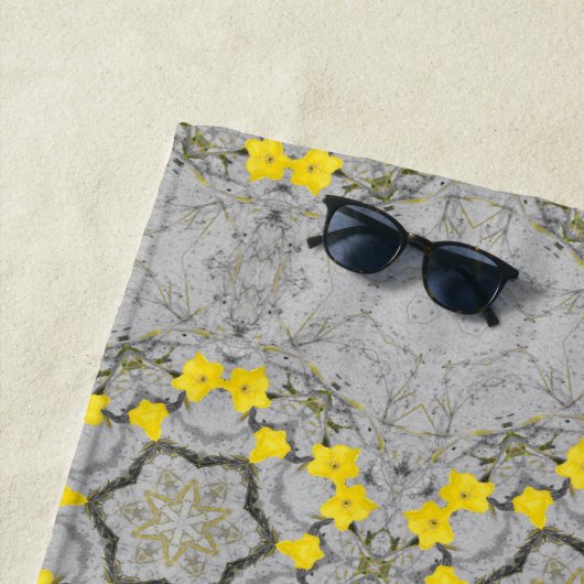 Serviette De Plage Roue d'harmonie de jonquilles (En situation)