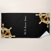 Serviette De Plage Roues de direction en or noir nom du bateau (Devant)