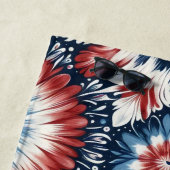Serviette De Plage Rouge, Blanc & Bleu Tie-dye (En situation)