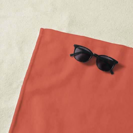 Serviette De Plage Rouge Damask Uni (En situation)