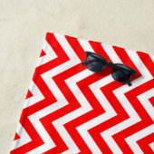 Serviette De Plage Rouge et blanc Moyenne Vertical Chevron Grilles (En situation)