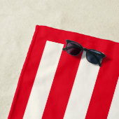 Serviette de plage rouge motif (En situation)