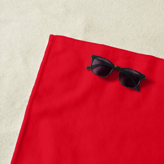 Serviette De Plage Rouge simple (En situation)