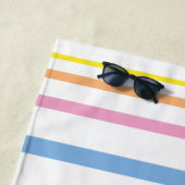 Serviette De Plage Sable, Vagues Et Rayons De Soleil (En situation)