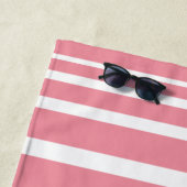 Serviette De Plage Sable, Vagues Et Rayons Solaires (En situation)