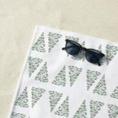 Serviette De Plage Scandi Motif d'arbre de Noël (En situation)