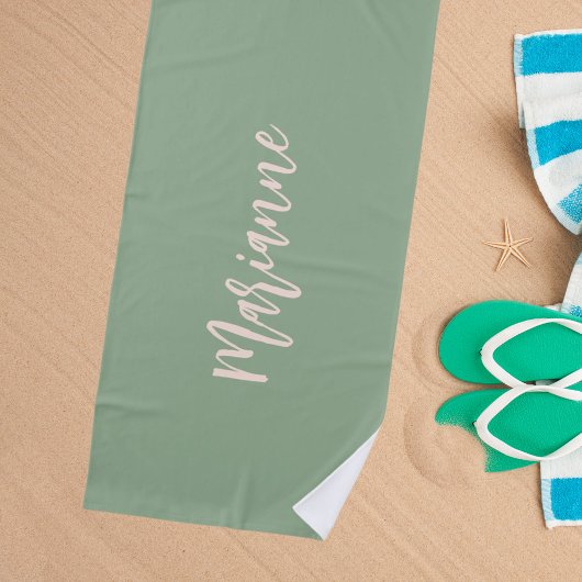 Serviette De Plage Script de nom personnalisé de la pêche verte Sage