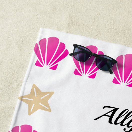Serviette De Plage Sea Shells & Starfish, Nom du script noir (En situation)