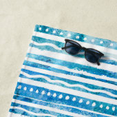 Serviette De Plage Seabreeze Aquarelle Bleu Stripe Motif (En situation)