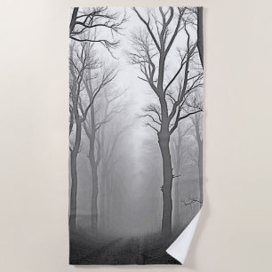 Serviette De Plage Sentier mystérieux de la forêt brumeuse