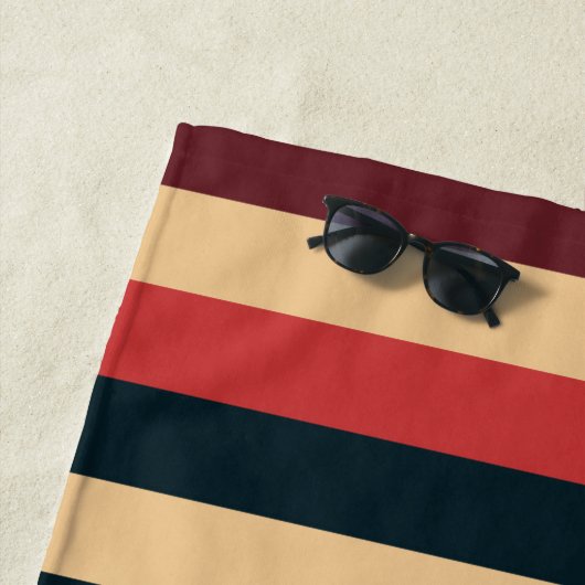 Serviette De Plage Seventies Stripes (En situation)