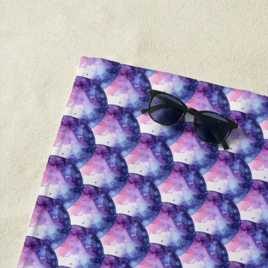 Serviette De Plage Shades of Purple Bubbles (En situation)