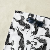 Serviette De Plage Silhouettes en marbre gris Greyhound (En situation)