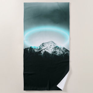 Serviette De Plage Snowy mountain mysterious blue neon light