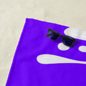 Serviette De Plage Splash blanc sur Indigo électrique (En situation)