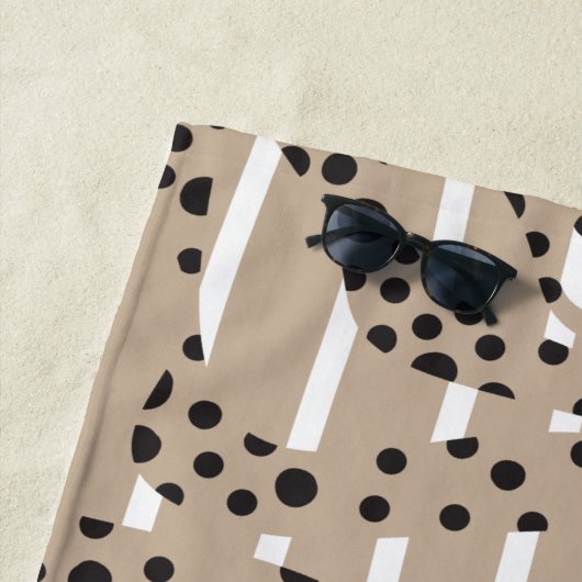Serviette De Plage Spots et bandes 2 - Taupe, Noir et Blanc (En situation)