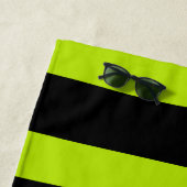 Serviette De Plage Stripes inégales - Lime vert et noir (En situation)