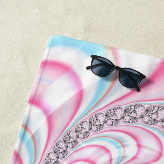 Serviette De Plage Sucre de canne bleu rose pastel Spiral Fractal (En situation)