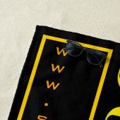 Serviette De Plage Summer Orange Yellow Black Site Web Nom Monogramme (En situation)