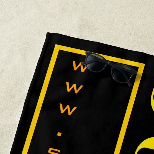 Serviette De Plage Summer Orange Yellow Black Site Web Nom Monogramme (En situation)