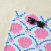 Serviette De Plage Summer Seashells Pink Bows Personalized (En situation)