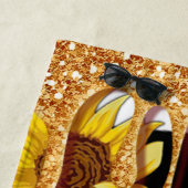 Serviette de plage Sunflower Gold Drip (En situation)