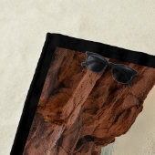 Serviette de plage « Swimmin With Sasquatch » (En situation)
