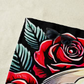 Serviette De Plage Tatouage Rose du crâne (En situation)