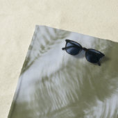 Serviette De Plage Téléphones Vers Le Bas, Palmiers Vers Le Haut - Le (En situation)