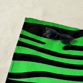 Serviette De Plage Tendance Lime Zebra Herd sur Zebra Imprimer (En situation)