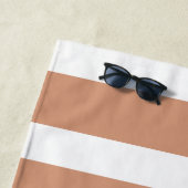 Serviette De Plage Terracota Pink Stripe Avec Nom Bachelorette (En situation)