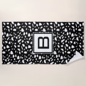 Serviette De Plage Terrazzo noir blanc motif monogramme initial (Devant)