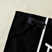 Serviette De Plage Texte personnalisable | Bold Modern Black & White (En situation)